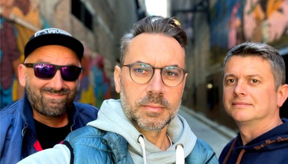 Kabaret Neo-Nówka – „Tradycje polskie” – nowe skecze w 2023 roku!