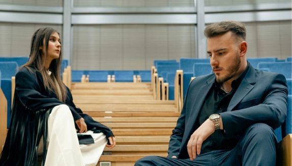 Krystian Ochman i Jerry Heil w singlu „Bronia”. Solidarnie z Ukrainą