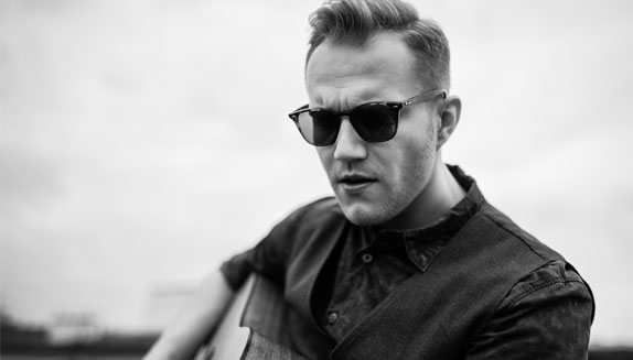 Elektryzujący koncert Mroza – Aura Tour