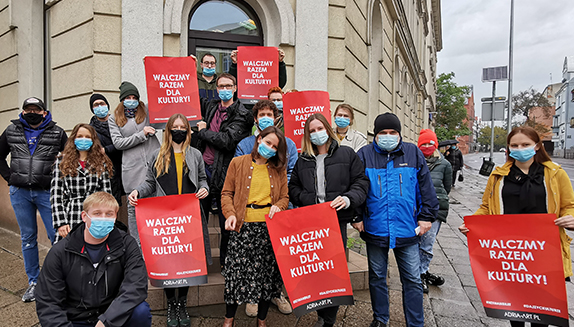 Walczmy razem dla kultury i trzymajmy bilet!