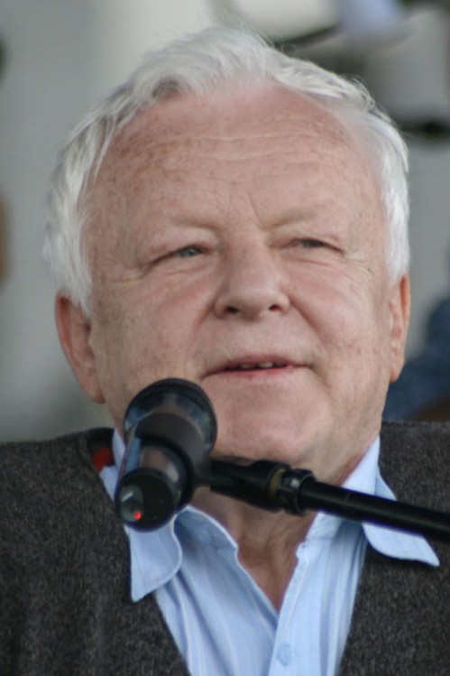 Marian Opania